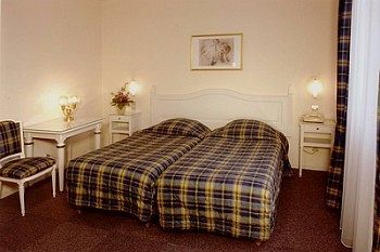 Hotel Berlioz Euroairport Basel - Mulhouse - Freiburg Сен-Луи Экстерьер фото