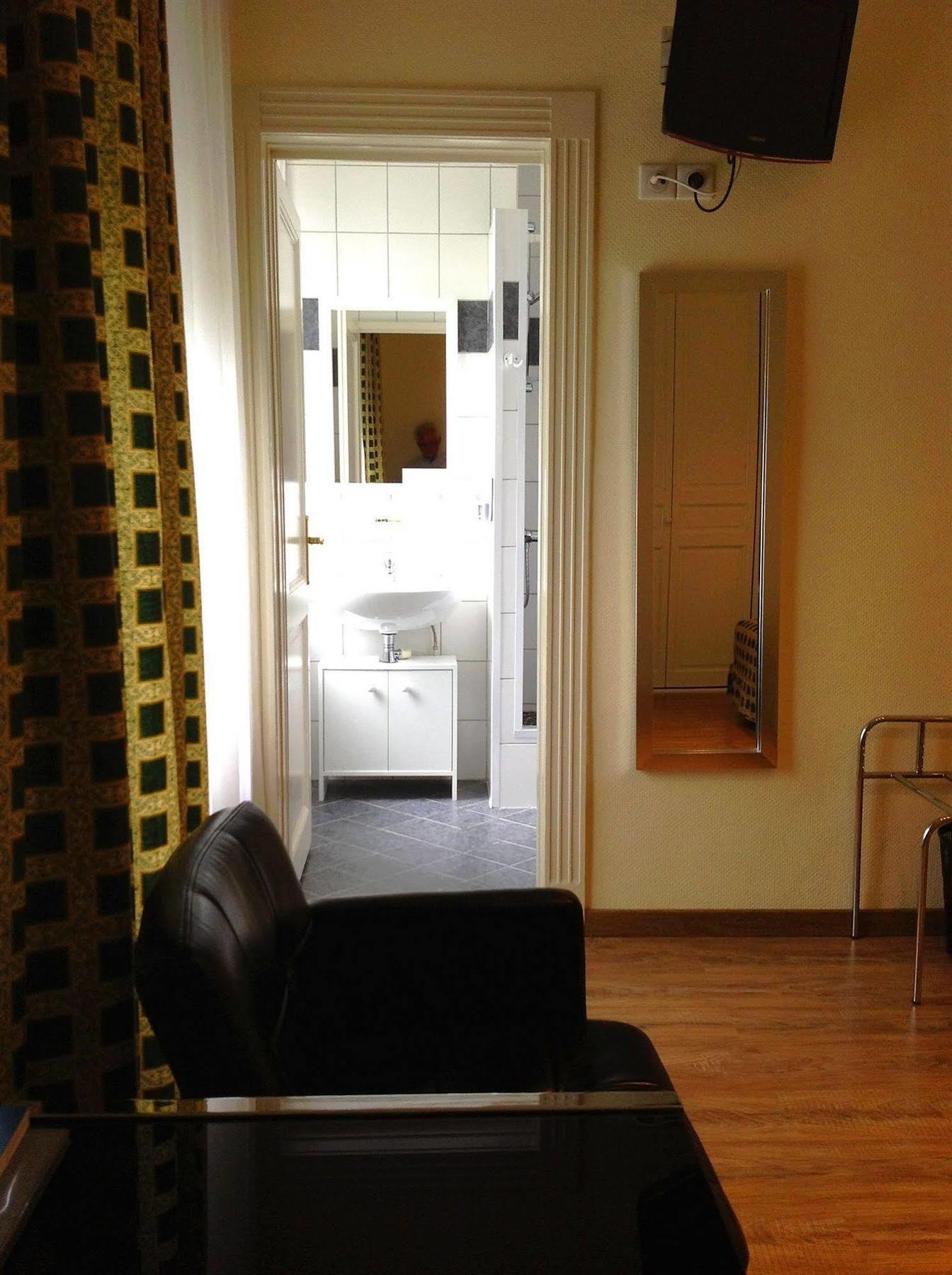 Hotel Berlioz Euroairport Basel - Mulhouse - Freiburg Сен-Луи Экстерьер фото